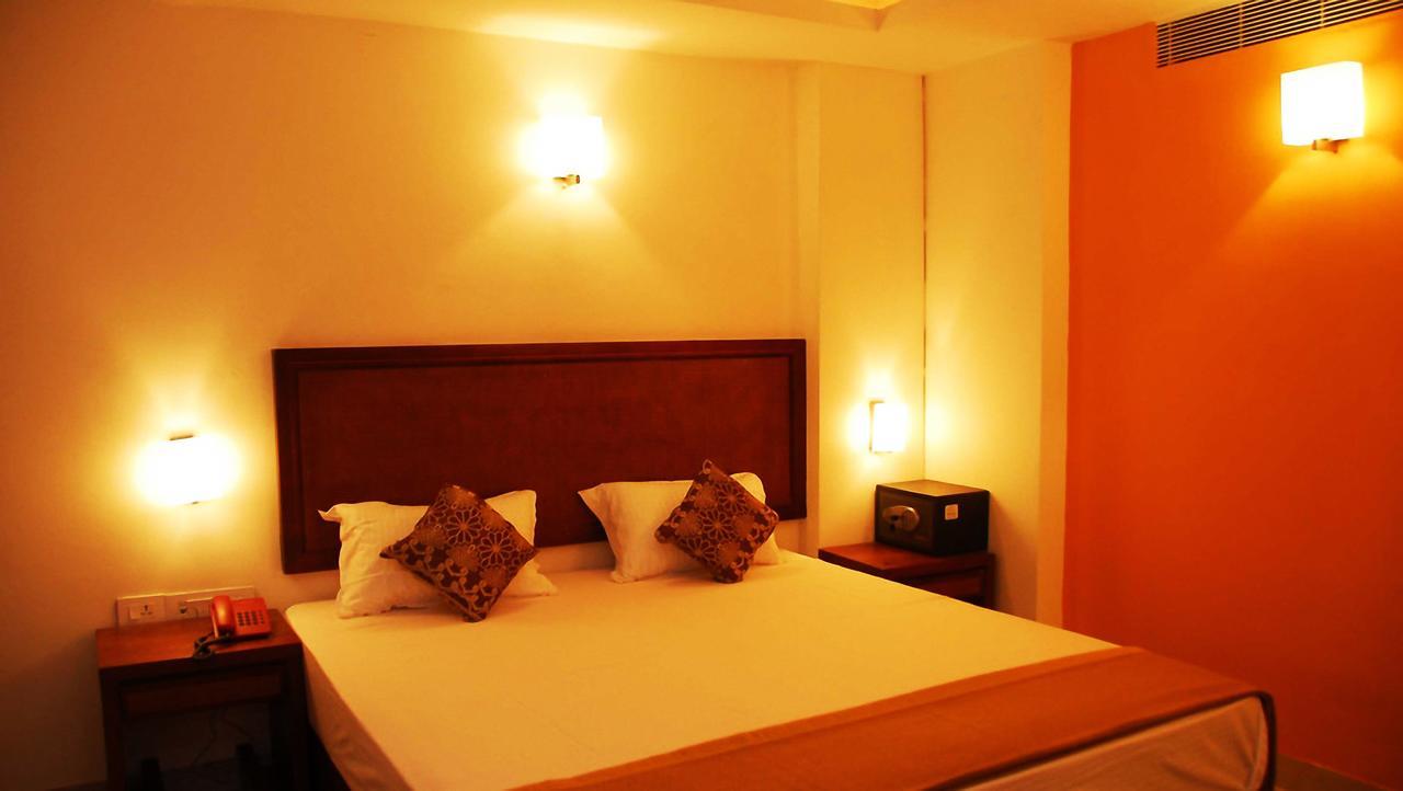 Khammam Budget Hotel מראה חיצוני תמונה
