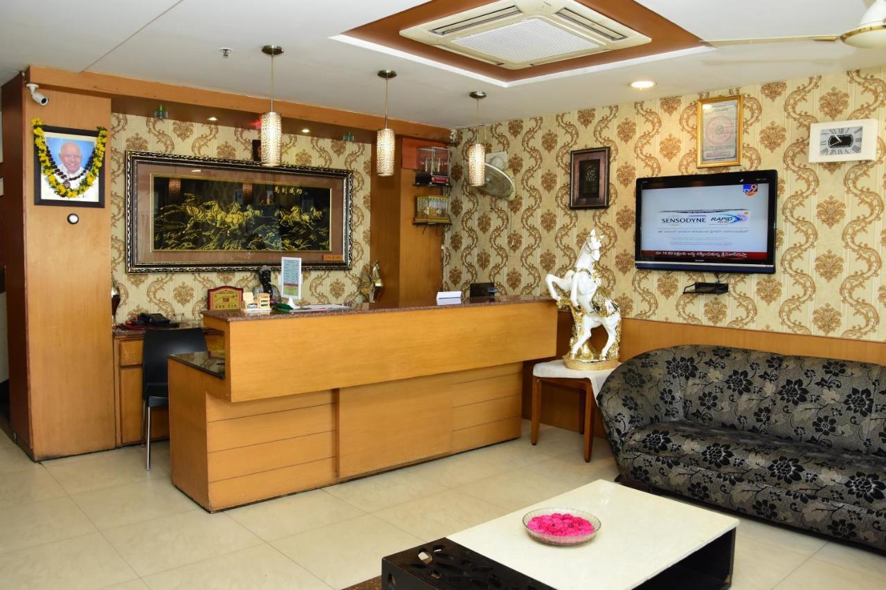 Khammam Budget Hotel מראה חיצוני תמונה